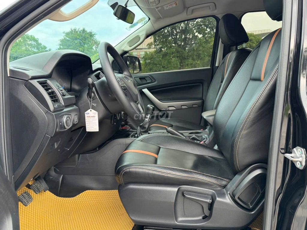 Ranger XLS 2020 máy dầu số sàn 4x2 màu đen. Mua bán Ô tô tại Quận 12 Tp Hồ Chí Minh được đăng bởi Xuân Trường hình 2
