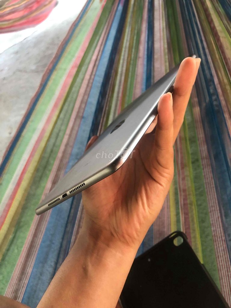 Ipad mini5 256gb loa hơi dè người dùng