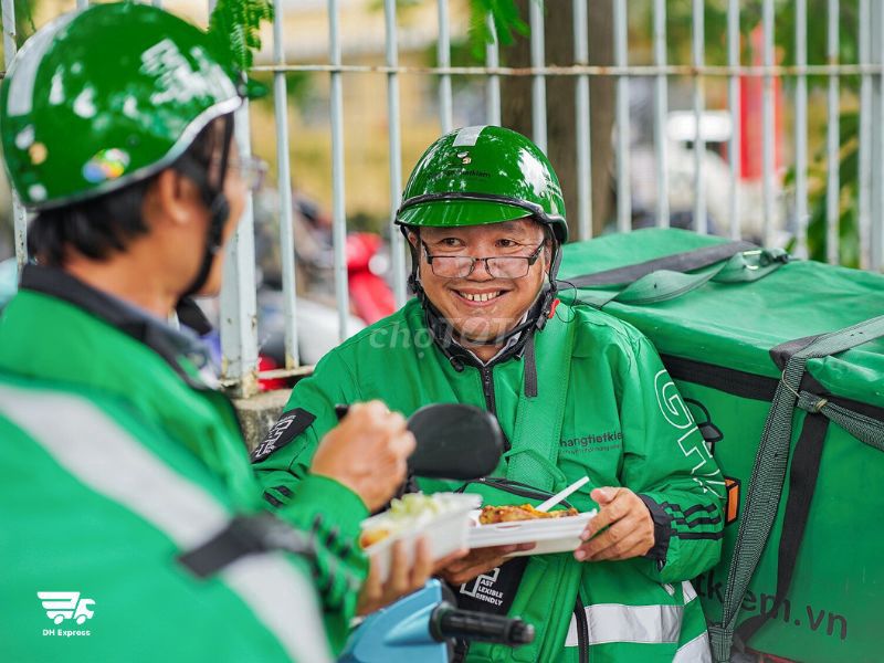 TUYỂN DỤNG SHIPPER CÔNG NGHỆ - Thu nhập hấp dẫn. Việc làm Tài xế giao hàng xe máy tại Thị xã Từ Sơn Bắc Ninh được đăng bởi ttpt thao hình 1