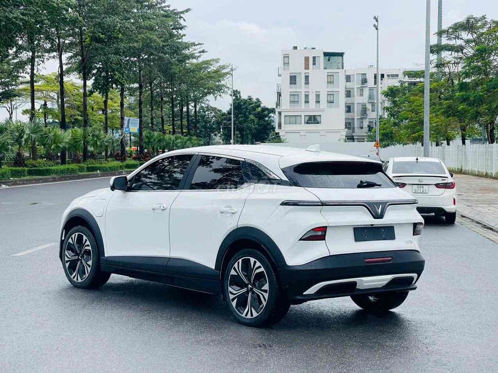 VinFast VF 6 Plus 2024 Trắng 5 vạn km. Mua bán Ô tô tại Quận Hoàng Mai Hà Nội được đăng bởi Dương Xuân Trường hình 4