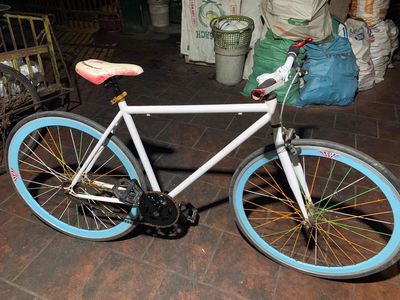 Xe đạp thể thao Trắng Tốt. Mua bán Xe đạp tại Quận Bắc Từ Liêm Hà Nội được đăng bởi người tiêu dùng