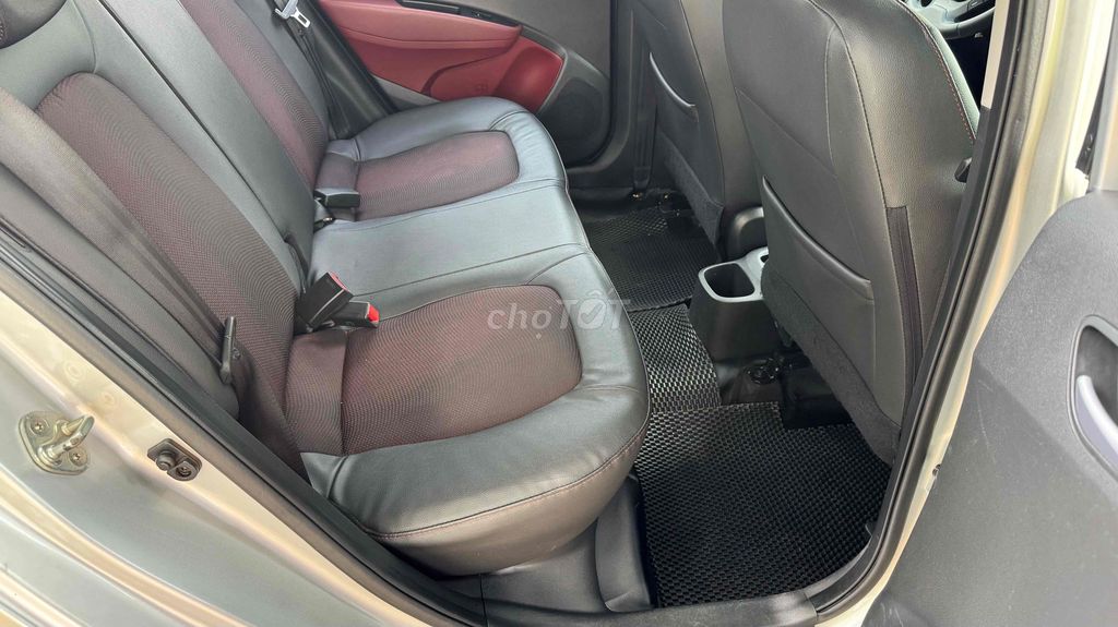 Hyundai Grand i10 2019 Grand 1.2 AT - 9400 km. Mua bán Ô tô tại Thành phố Buôn Ma Thuột Đắk Lắk được đăng bởi đạt lê hình 20