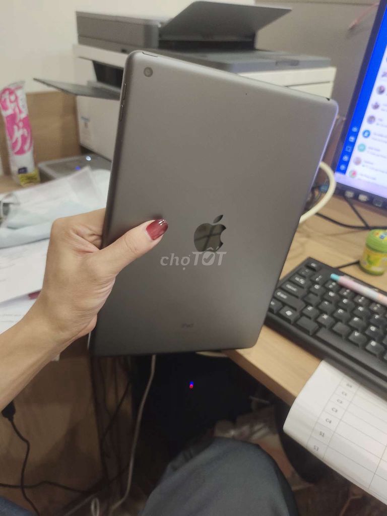 iPad gen 9 10.2 inch. Mua bán Máy tính bảng tại Quận 1 Tp Hồ Chí Minh được đăng bởi Tú Nghi  hình 1