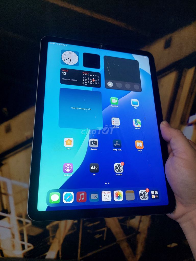 Bán iPad Air 5 64G Wifi Only chỉ bị nứt kính. Mua bán Máy tính bảng tại Quận Bình Thạnh Tp Hồ Chí Minh được đăng bởi Hải Triều hình 1