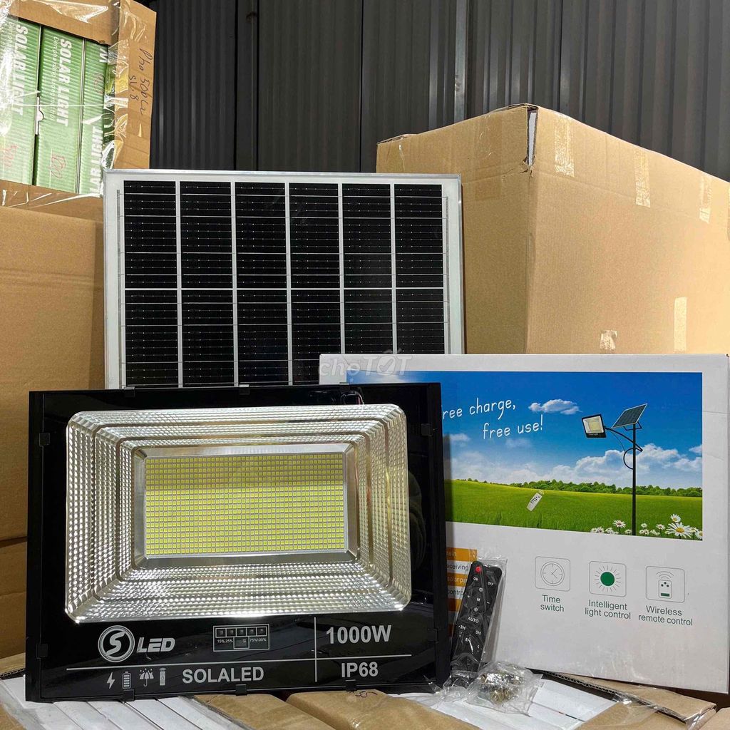 Đèn pha năng lượng SOLALED 1000W chống nước IP68. Mua bán Đèn tại Quận Hoàng Mai Hà Nội được đăng bởi Tuấn Đèn Led  hình 1