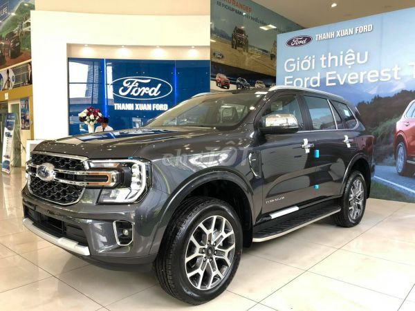 Ford Everest Titanium Đen 7 chỗ máy dầu. Mua bán Ô tô tại Quận Thanh Xuân Hà Nội được đăng bởi Dũng Nguyễn hình 2