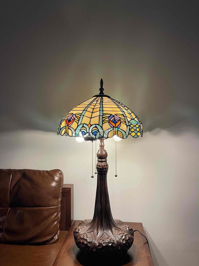 Đèn bàn Tiffany hợp kim nhiều màu. Mua bán Đèn tại Quận Hồng Bàng Hải Phòng được đăng bởi Ngọc Vân hình 1