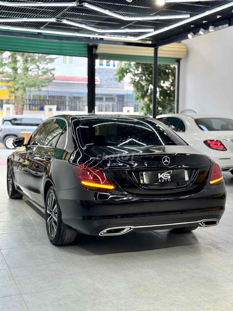 Mercedes Benz C200 FL model 2020 1 chủ. Mua bán Ô tô tại Quận 8 Tp Hồ Chí Minh được đăng bởi Khoa nguyễn hình 12