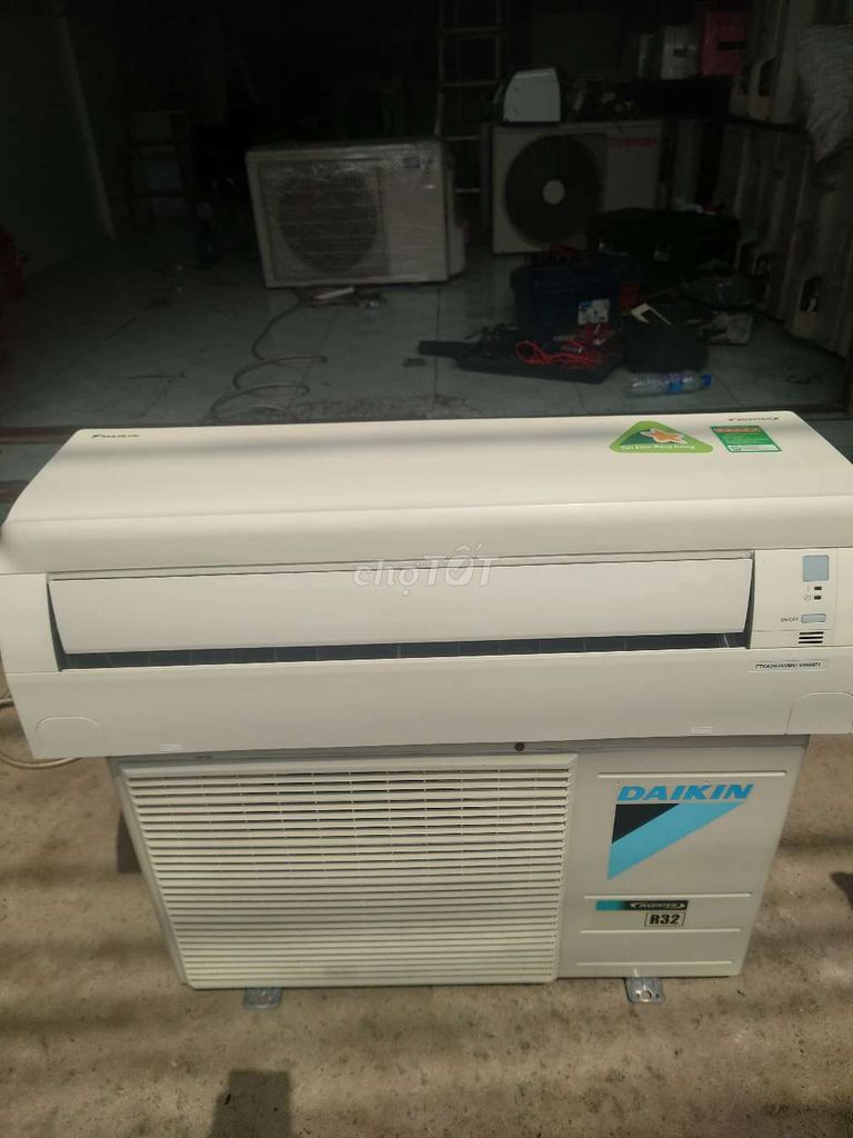 Máy lạnh Daikin 1hp inverter lướt date 2020