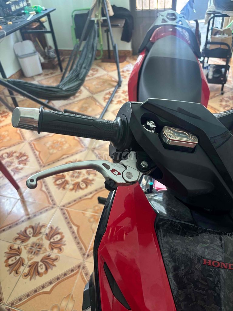 Honda Winner V4 2025 Красный Обычный 8600км