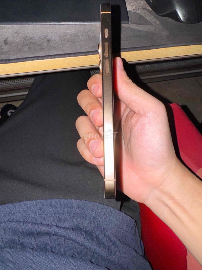 Apple iPhone 16 Pro Max 256GB Vàng. Mua bán Điện thoại tại Thành phố Biên Hòa Đồng Nai được đăng bởi Bé Bô  hình 1