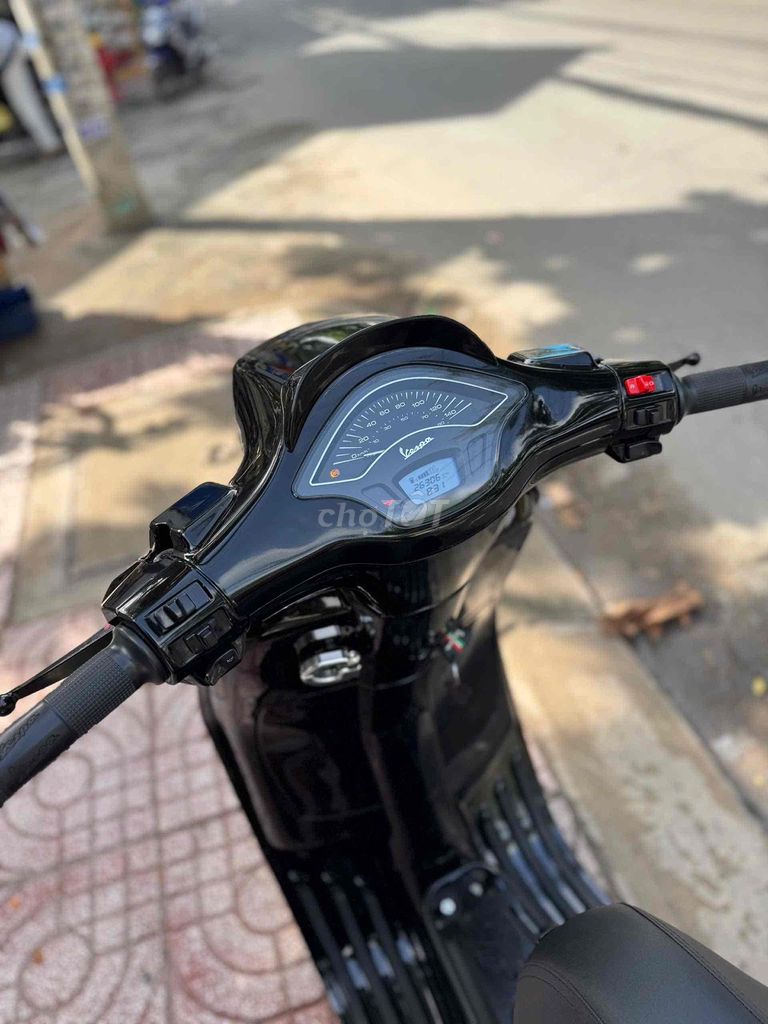 Vespa Sprint 2017 ABS chính chủ biển thành phố. Mua bán Xe máy tại Huyện Bình Chánh Tp Hồ Chí Minh được đăng bởi Phong Vũ hình 5