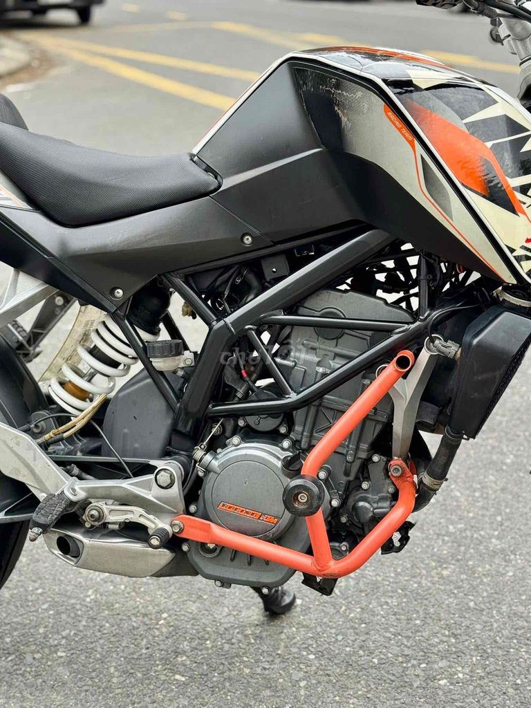 KTM Duke 200 2017 Đen Trắng Cam. Mua bán Xe máy tại Quận Thanh Khê Đà Nẵng được đăng bởi Cửa Hàng Nguyễn King 159 Đỗ Quang hình 9