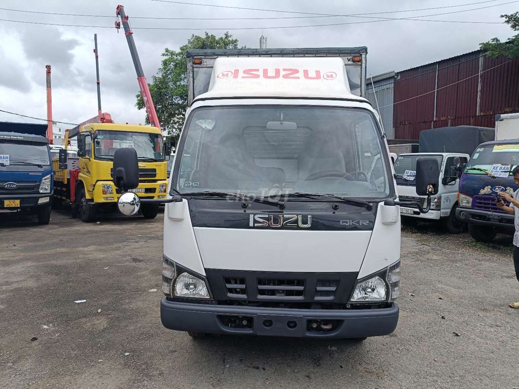 Izuzu 1t9,2015 t kín, máy lạnh, sơn zin, máy zin. Mua bán Xe tải, xe ben tại Quận 12 Tp Hồ Chí Minh được đăng bởi Lê văn Khoa  hình 1
