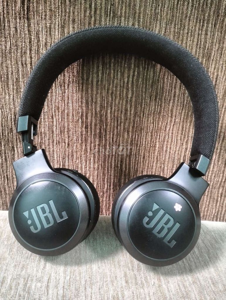 Tai nghe chụp tai JBL LIVE 670NC Bluetooth như xác. Mua bán Tivi, Âm thanh tại Quận Tân Phú Tp Hồ Chí Minh được đăng bởi Long hình 1