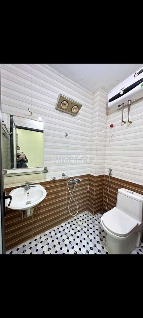 Аренда дома в районе Хоанг Май, 40 м², 5 этажей, рядом со школами, подходит для бизнеса