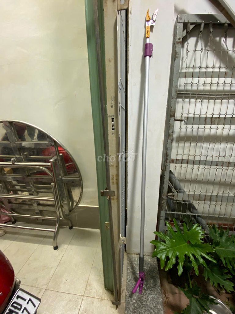 Kéo cắt tỉa cây kim loại. Mua bán Nội thất, đồ gia dụng khác tại Thành phố Nha Trang Khánh Hòa được đăng bởi Anh Tiến Huỳnh Trần hình 1