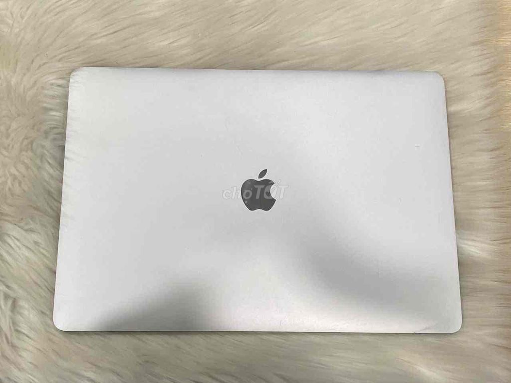 Macbook Pro 2018 i7 15 inch 16GB/256GB 98%. Mua bán Laptop tại Quận 5 Tp Hồ Chí Minh được đăng bởi Phan Thế Phong  hình 1