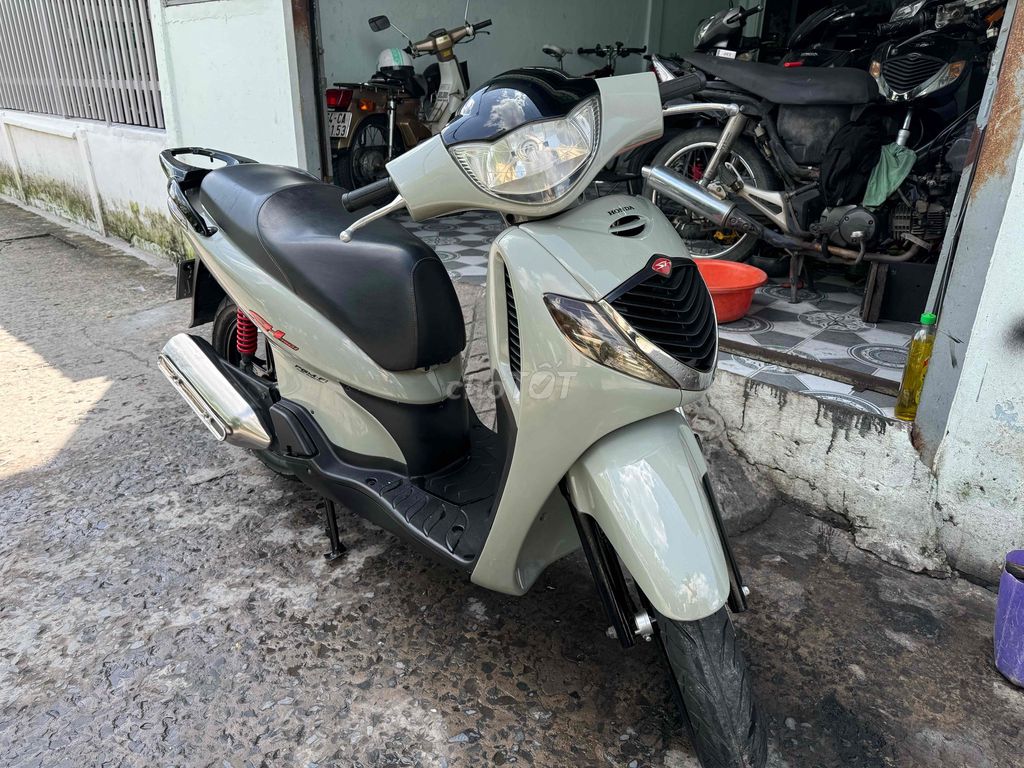 2 em sh ý 150 máy êm ngay chủ. Mua bán Xe máy tại Thành phố Vĩnh Long Vĩnh Long được đăng bởi xe cầm thanh lý hình 1