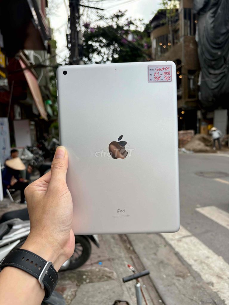 Apple iPad Gen 9 64GB Bạc Việt Nam pin96%. Mua bán Máy tính bảng tại Quận Đống Đa Hà Nội được đăng bởi Quý Hoàng hình 1