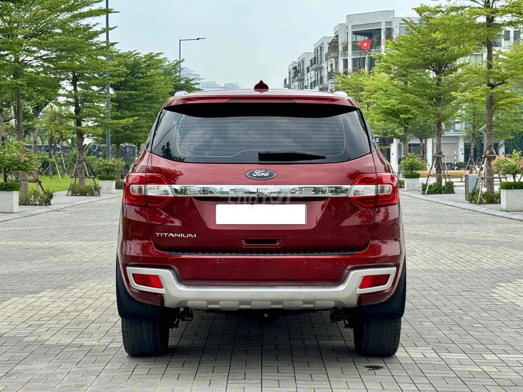 Ford Everest Titanium 1 cầu 2021 Đỏ 8 vạn km