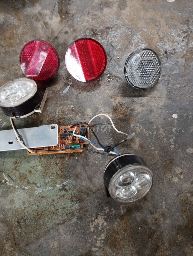 Mớ phụ kiện xe đạp thanh lý. Mua bán Phụ tùng xe tại Quận Kiến An Hải Phòng được đăng bởi Cupid hình 3