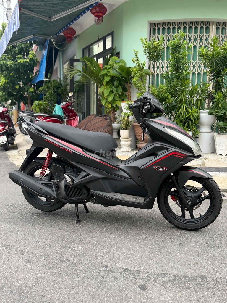Воздушный клинок Honda 2013 черный