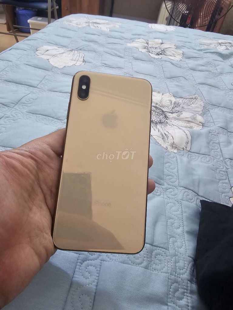 cần pass lại đt iphone Xsmax gold còn ngon. Mua bán Điện thoại tại Quận Cầu Giấy Hà Nội được đăng bởi sơn hình 1