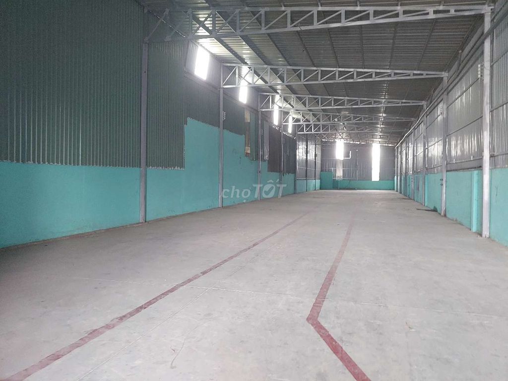 Cho thuê xưởng khuôn viên 850m2.Đường xe công.Tân phước khánh,Tân Uyên