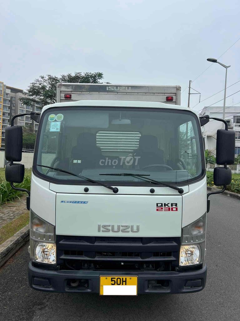 isuzu QKR 230 2.250T thùn kín sơn zin 100%