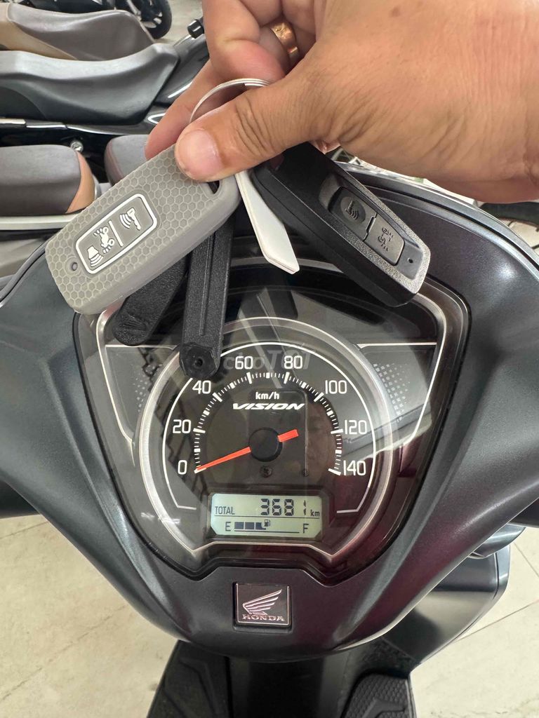 Honda Vision 2022 Bản Cá Tính Chạy 3.600Km Như Mới. Mua bán Xe máy tại Thành phố Long Xuyên An Giang được đăng bởi Cửa Hàng Xe Minh Hạnh hình 6