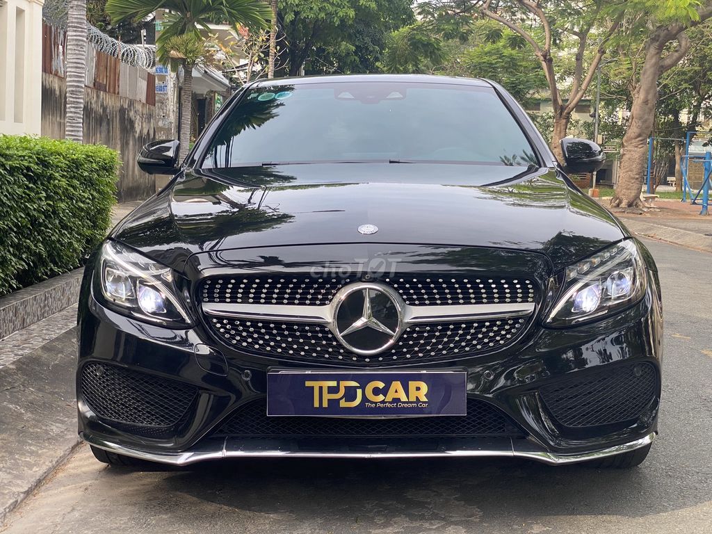 Mercedes C300 AMG 2017 một chủ lướt siu đẹp