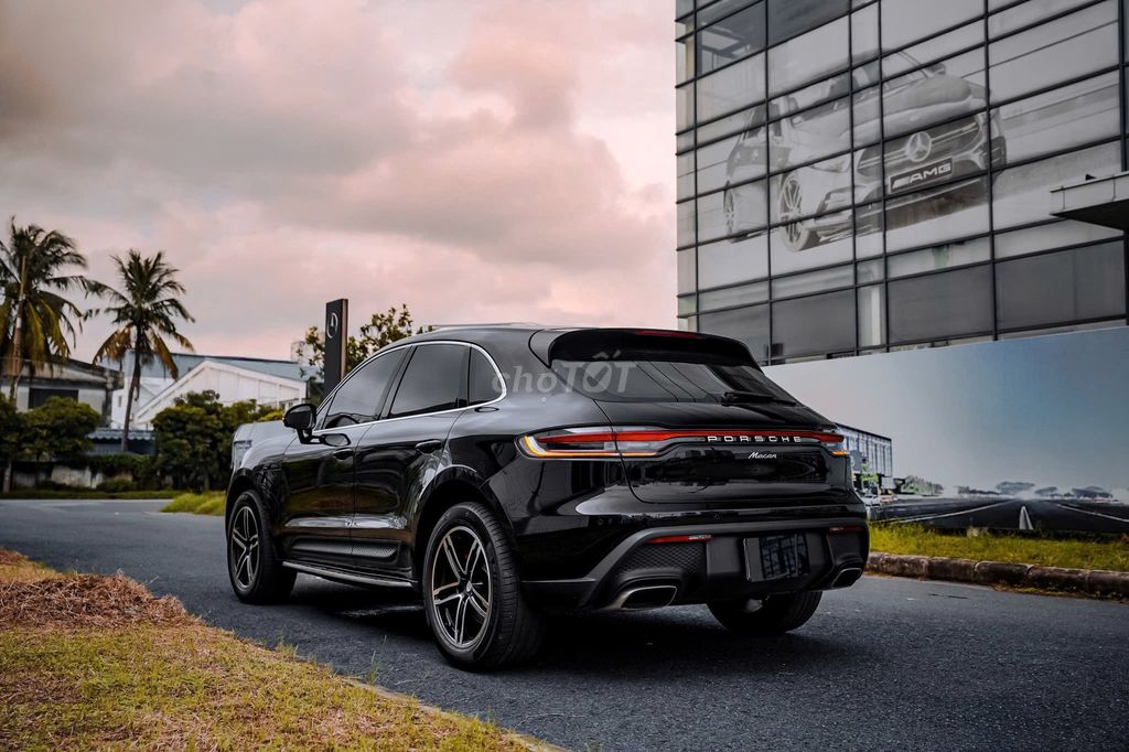 Porsche Macan 2021 màu đen ghế đỏ cực đẹp. Mua bán Ô tô tại Quận 7 Tp Hồ Chí Minh được đăng bởi Hoàn Lee Xe Lướt hình 7