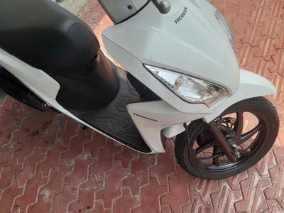 Honda Vision 2018 màu Trắng