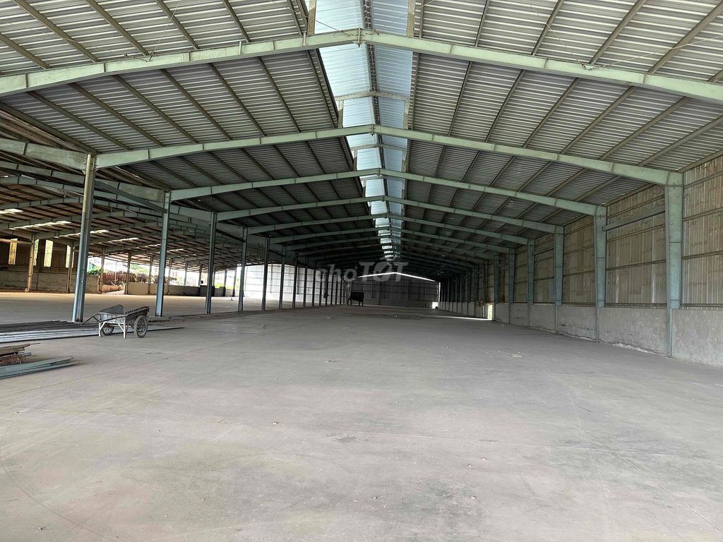 cho thuê xưởng tân uyên.tdt 11000m2.giá 2,5đô.pccc thẩm duyệt