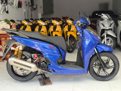 #SH300i ABS nhập ý , dkld 2017 #BSTP. Mua bán Xe máy tại Thành phố Dĩ An Bình Dương được đăng bởi Nguyễn Tuấn