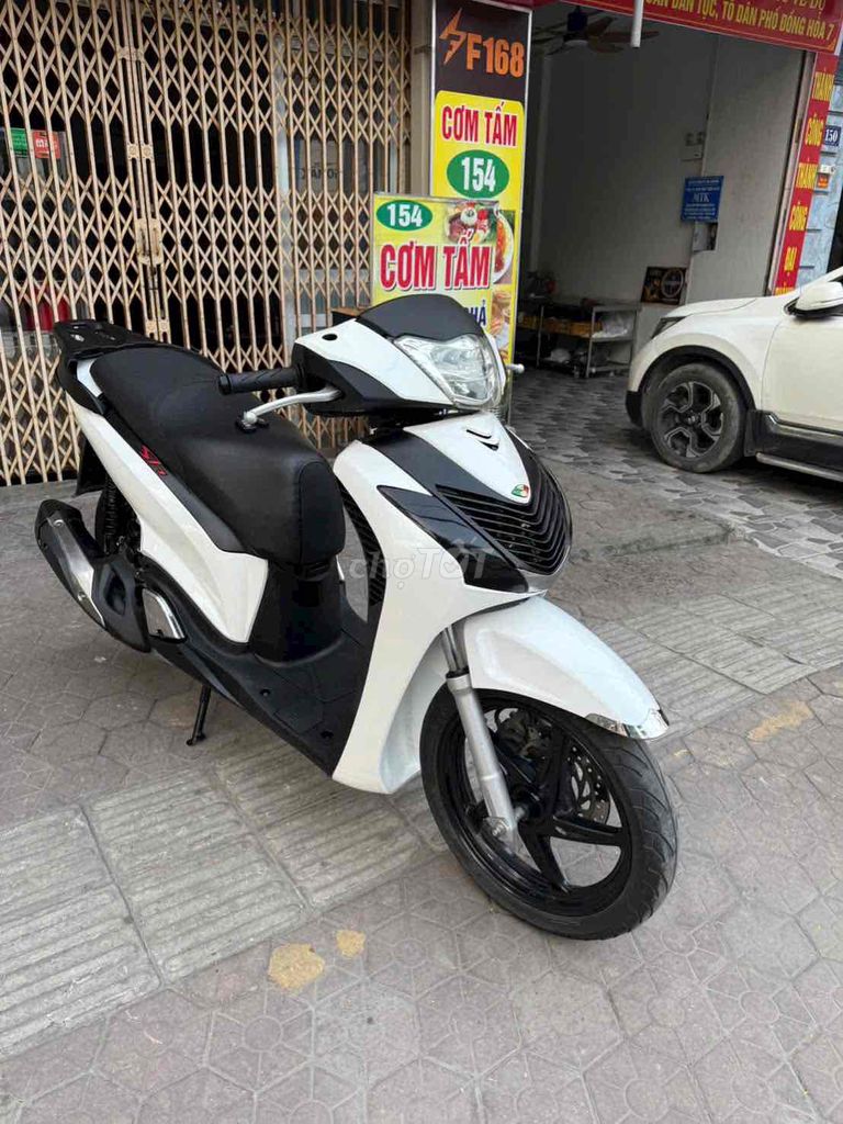 sh 2018 up vỏ nhập cực đẹp 2v km. Mua bán Xe máy tại Quận Kiến An Hải Phòng được đăng bởi Tiến hình 2