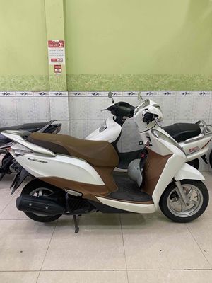 Lead Trắng Vàng xe trùm mền bsđg vip 50AD12345. Mua bán Xe máy tại Quận 1 Tp Hồ Chí Minh được đăng bởi Tiến Nguyễn Q1