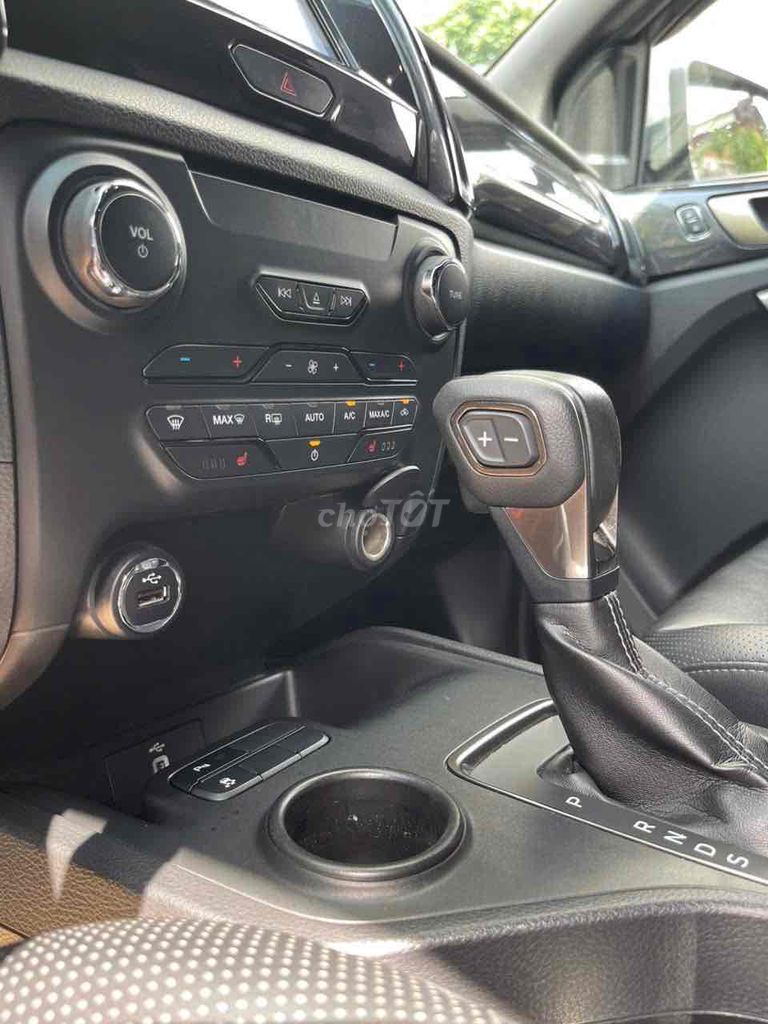 Ford Everest 2020 Titanium 2.0L AT 4x2 - 34000 km. Mua bán Ô tô tại Quận Tân Bình Tp Hồ Chí Minh được đăng bởi Sài Gòn Ford hình 11