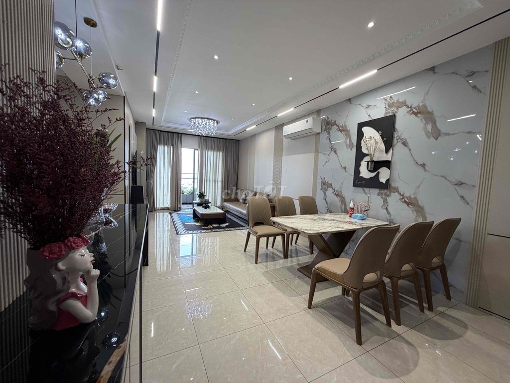 Элитная квартира Docklands Saigon 125 кв.м, 3 спальни, премиальная мебель