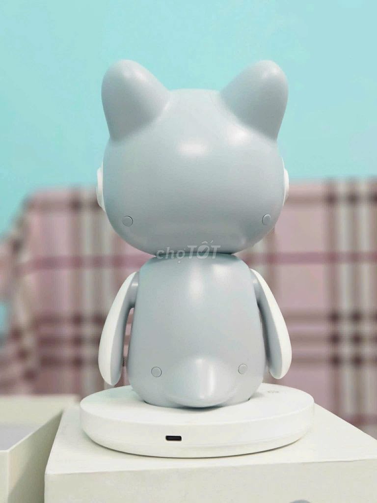 Robot học tiếng Anh Pika Trắng, Xám Như mới. Mua bán Mẹ và bé tại Quận 6 Tp Hồ Chí Minh được đăng bởi Trâm hình 1