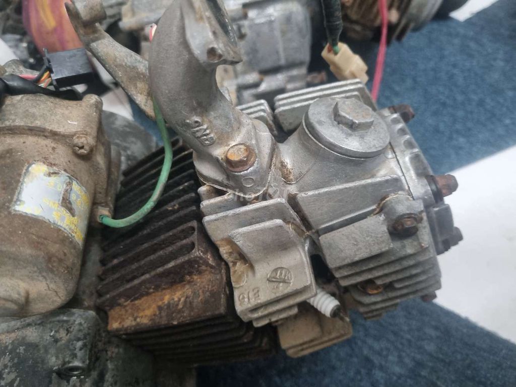 Máy wave thái 100cc chữ cong. Mua bán Phụ tùng xe tại Quận Tân Phú Tp Hồ Chí Minh được đăng bởi Trần Quang Huy hình 2