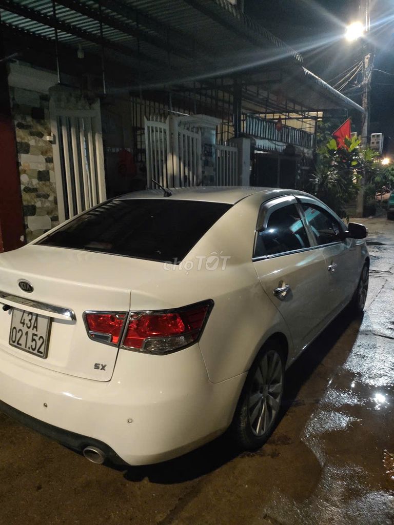 KIA FORTE 2011 белый механика 138 500 км