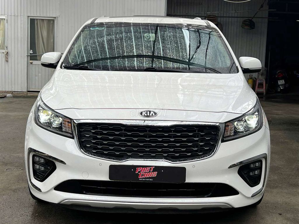 Kia Sedona 2018 3.3 GATH,máy xăng,màu trắng,34k km