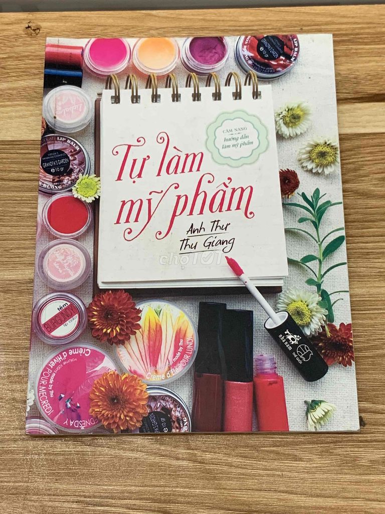 Sách Tự Làm Mỹ Phẩm. Mua bán Sách tại Thành phố Thủ Dầu Một Bình Dương được đăng bởi Hoang Lac Nguyen Le hình 1