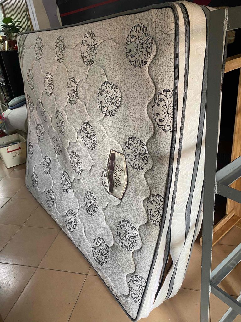 Đệm lò xo Luxxury 1.55x2m Trắng, đen. Mua bán Giường, chăn ga gối nệm tại Quận Nam Từ Liêm Hà Nội được đăng bởi Nguyễn Phúc hình 1
