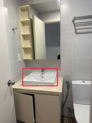 Lavabo TOTO sứ vệ sinh màu trắng hiện đại. Mua bán Thiết bị vệ sinh, nhà tắm tại Quận 7 Tp Hồ Chí Minh được đăng bởi Tam