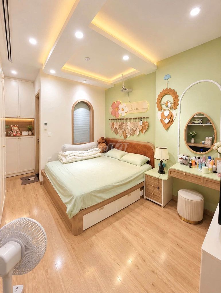 Угловая квартира в Feliz Homes Хоанг Май, 78 м², вид на бассейн