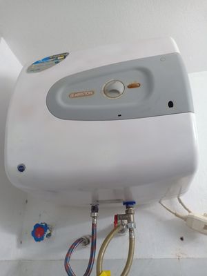 Bạn bình nóng lạnh 30 lít asiton của italy. Mua bán Thiết bị vệ sinh, nhà tắm tại Quận Hà Đông Hà Nội được đăng bởi Tên chưa cung cấp