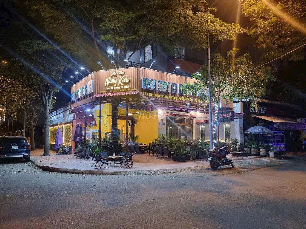 Cafe góc 2MT VEN SÔNG - Lê Hữu Kiều, Q2. Dt: 11x17m, Kc: trệt 2 lầu